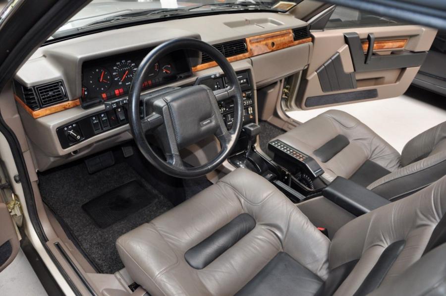 Интерьер Volvo 780 Coupe 1985 года  (фото 29 из 62)